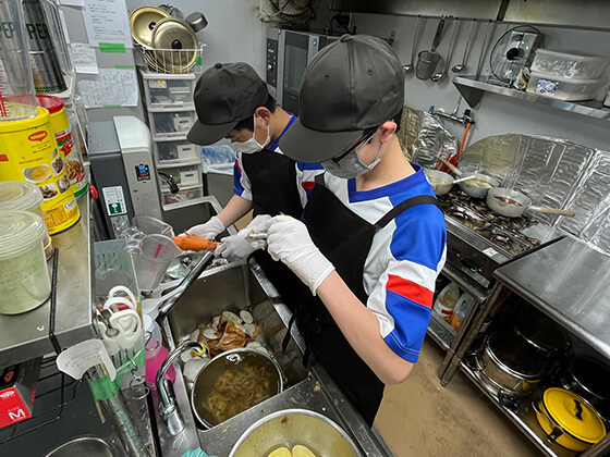 健康社員食堂 百花（モリンガ）で中学生の職場体験を実施